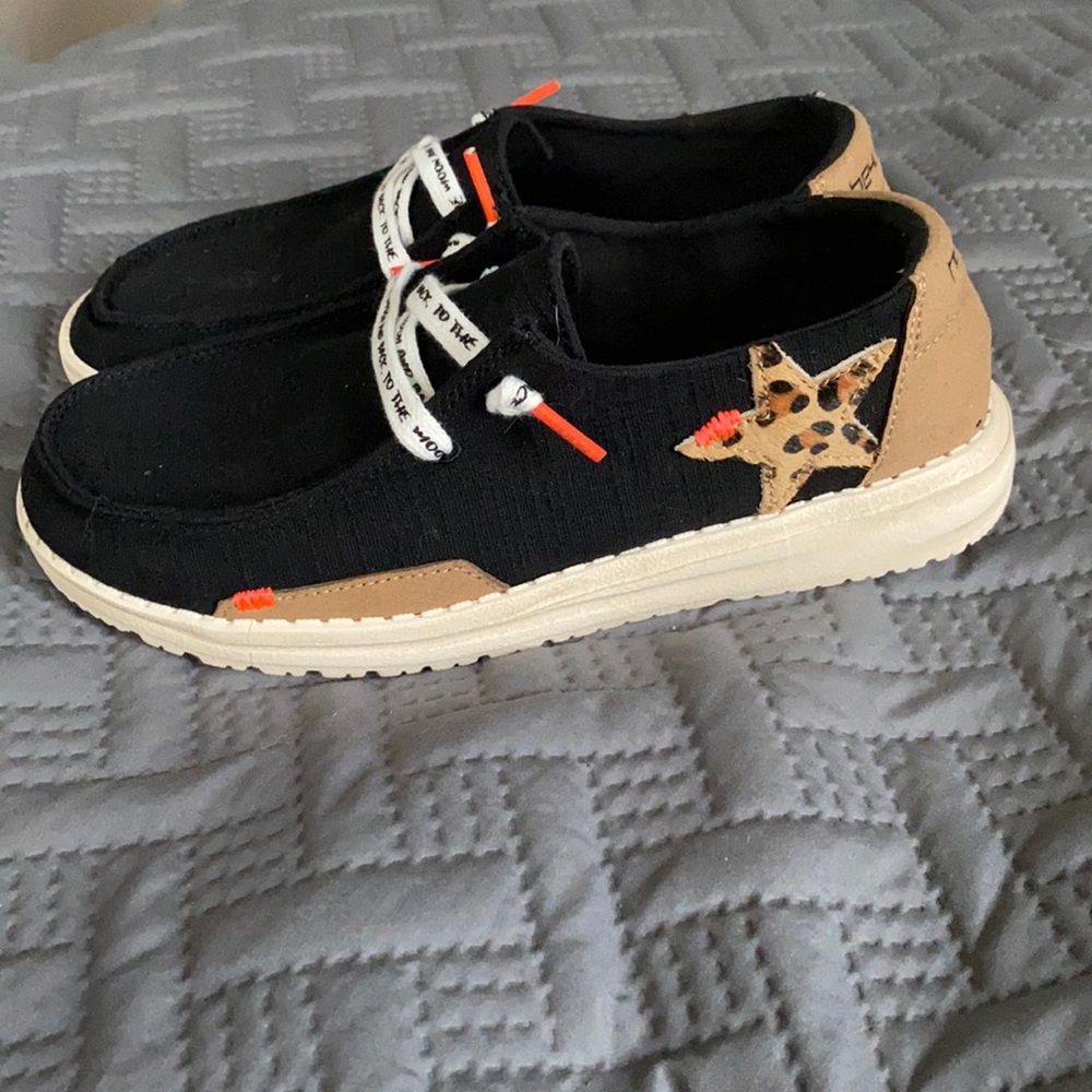 Hey dude shoes